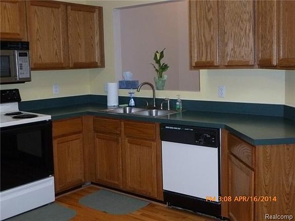 3rd image of 2781 Honey Suckle Ct #1