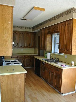 3rd image of 218 Larry Dr