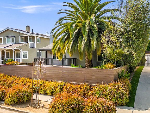 4th image of 11819 Pacific Ave