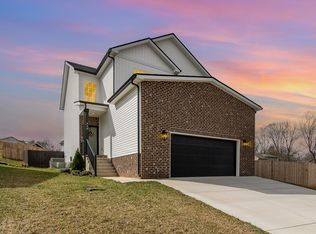 348 Barry Dr, Clarksville, TN 37040