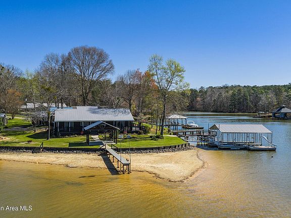 5th image of 1122 Lakeshore Dr