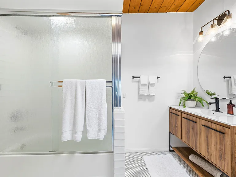 2809 Strandway — Photo 9
