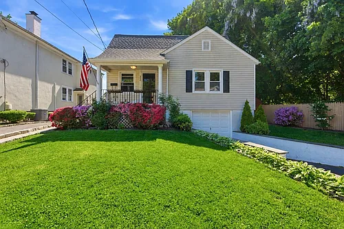 526 Carroll Ave Photo 1