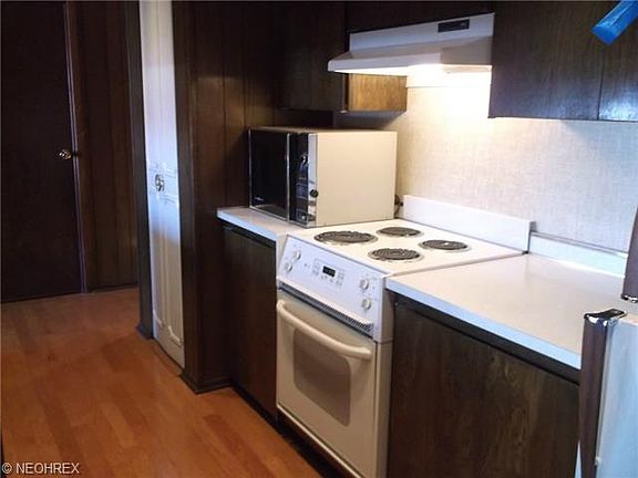 4th image of 689 Merrimak Dr