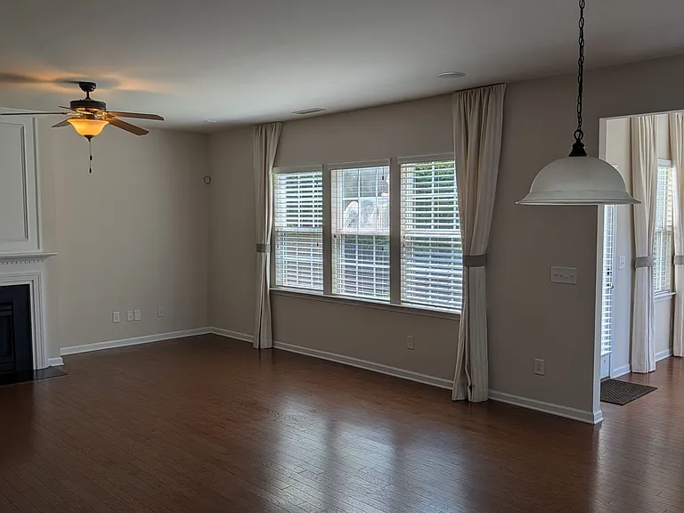 2428 Averon Dr — Photo 37