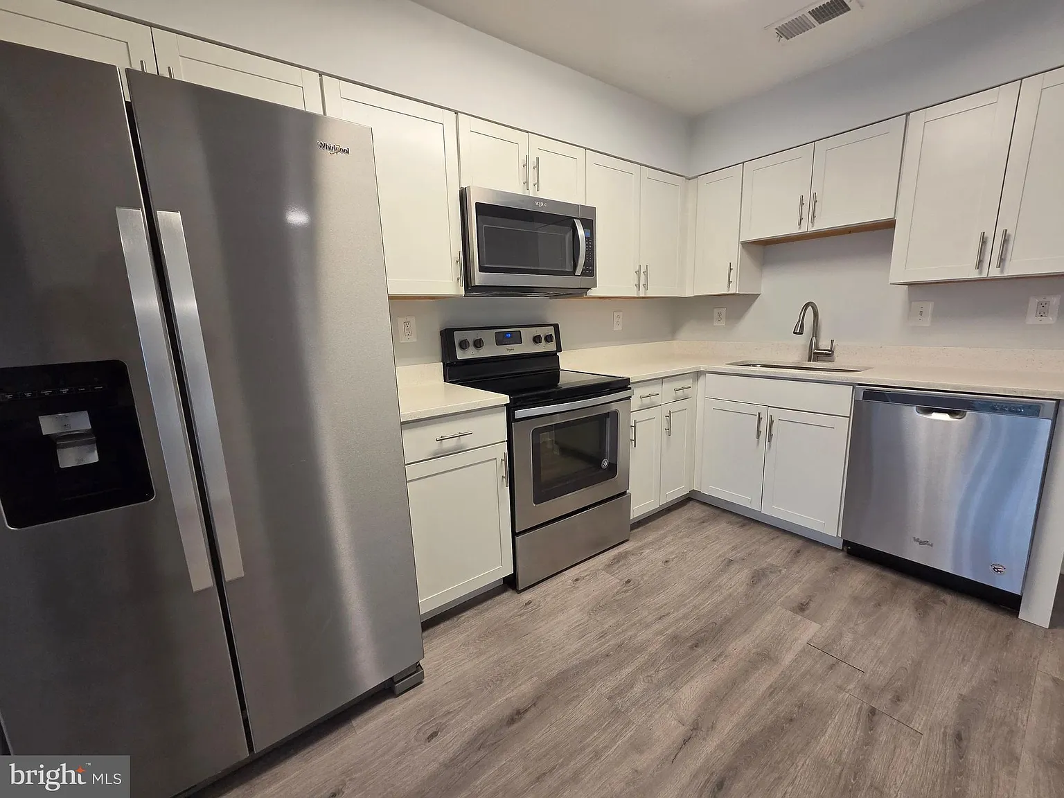3 bed, 2.5 bath, 1396 sqft, $2,590 — Photo 4