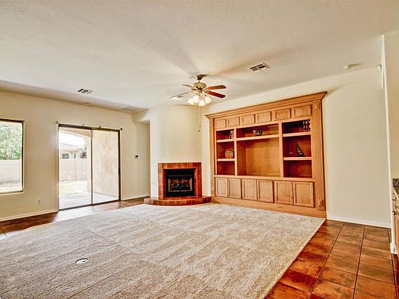3rd image of 1021 W Horseshoe Ave