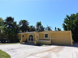 1172 Parkway Dr, Naples, FL 34104