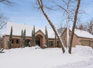 4902 Woodhurst Ln, Minnetonka, MN 55345