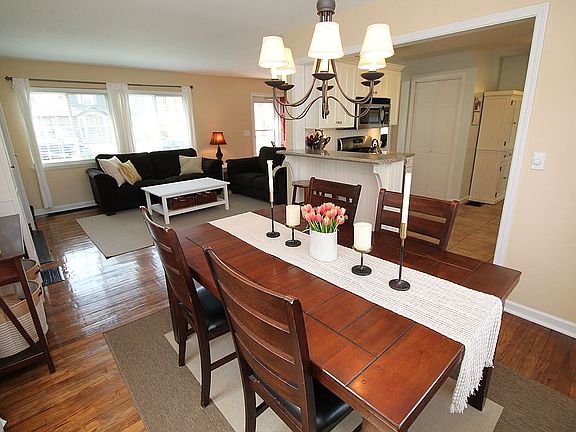 4th image of 382 Loveman Ave