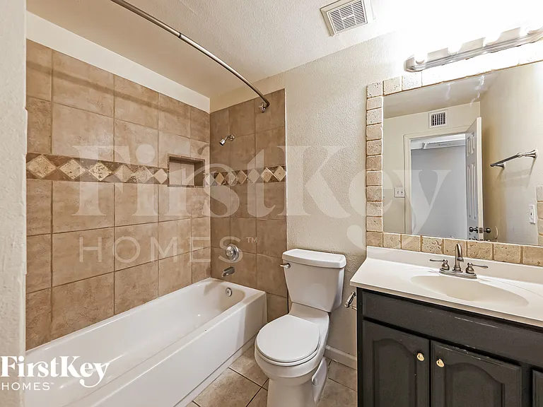 3550 E Thunderbird Rd — Photo 16