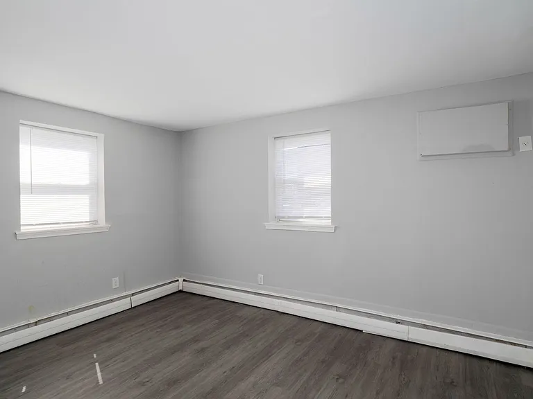 Ashley Court Apartments — Photo 13