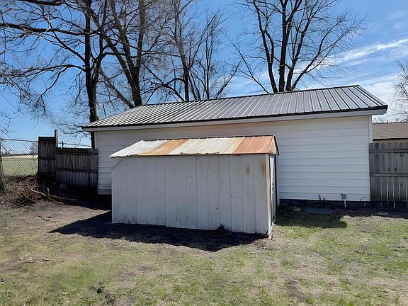 4th image of 309 Elaine Dr