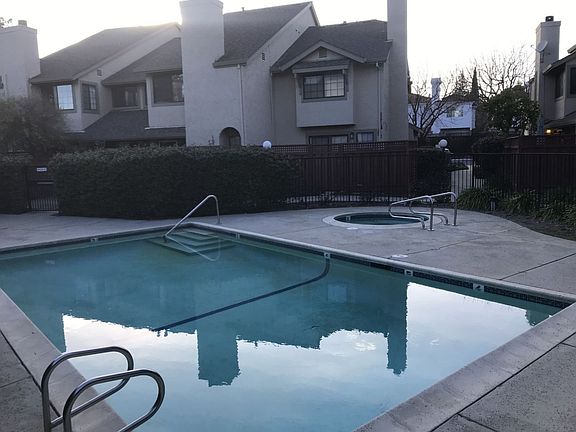 2nd image of 368 W Sunnyoaks Ave