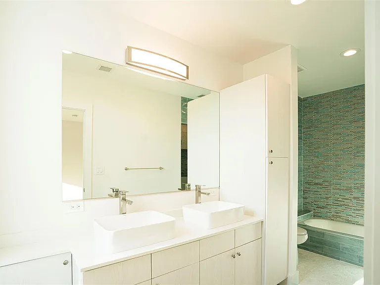 1413 NE 5th Ave #1 — Photo 17