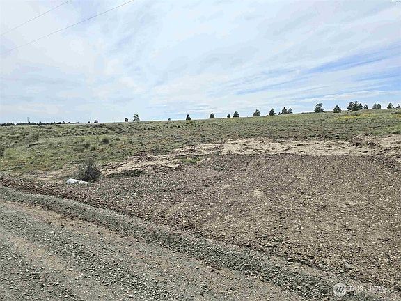 2nd image of 141 Middle Rd