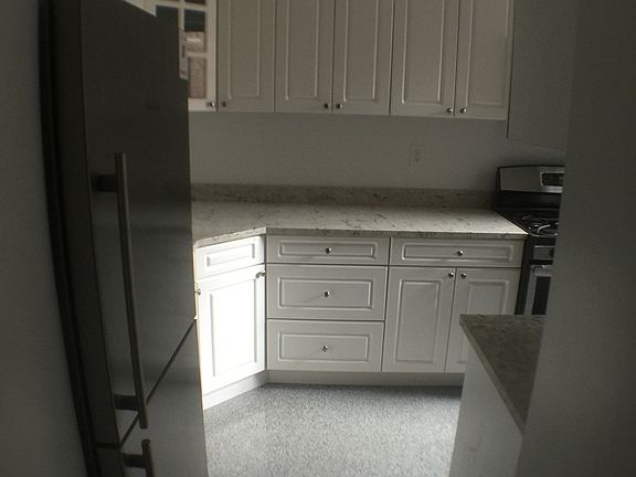 2nd image of 5008 Broadway APT 4H