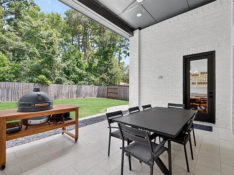 9722 Dani Lake Dr — Photo 40