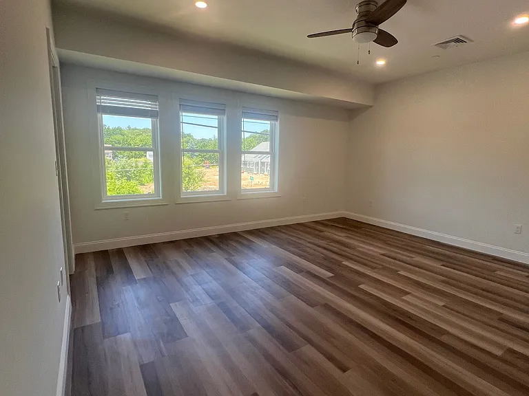 236 W Main St #203 — Photo 8