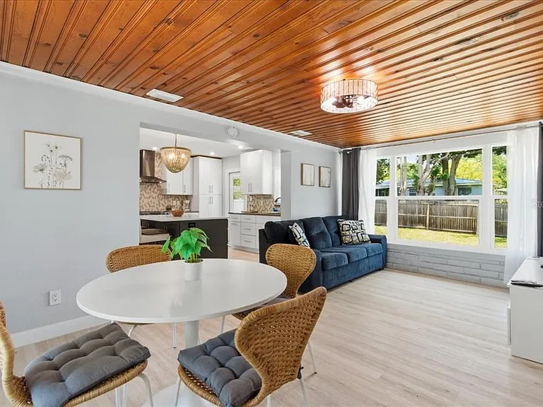 1009 Chester Dr — Photo 14