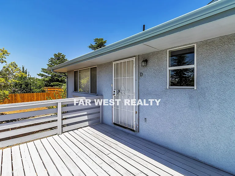 4032 N Viewpoint Dr #D — Photo 2