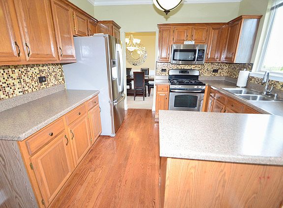 5th image of 1140 Amaranth Dr