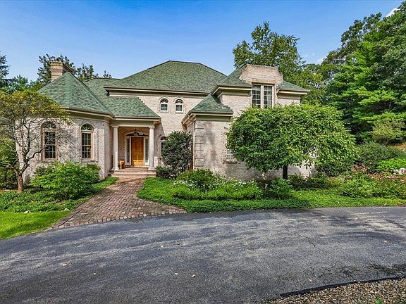 3rd image of 12 West Wind Drive