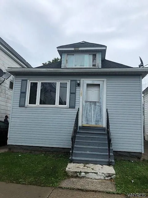121 Humason Ave photo 1