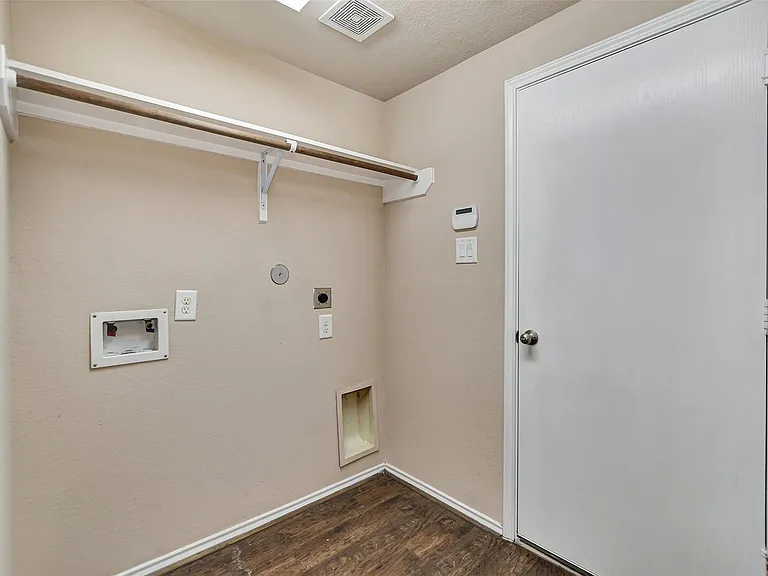 11426 Noble Ct — Photo 35