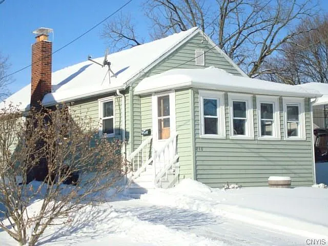 240 Burns Ave photo 1