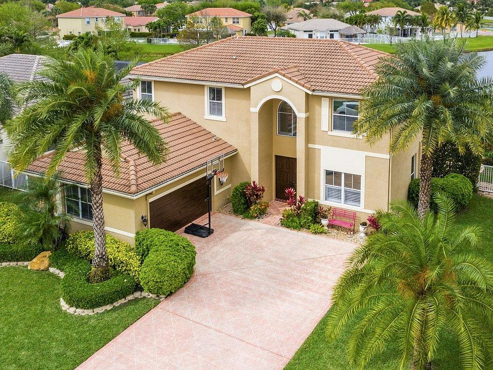 1st image of 6111 Sand Hills Cir