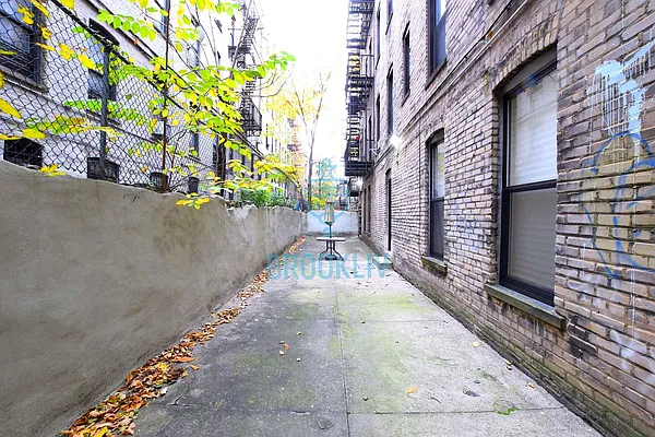 Rented by null | media 22