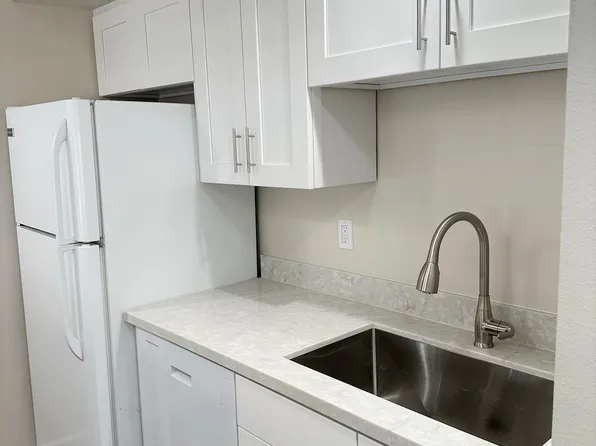 9242 Ashworth Ave N APT A103, Seattle, WA 98103