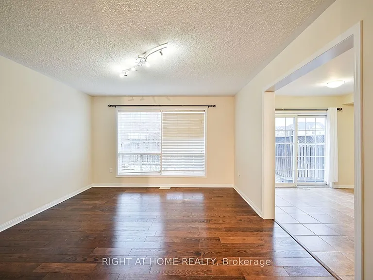 842 Luxton Dr — Photo 5