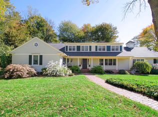 111 Golfview Ter, Fairfield, CT 06825