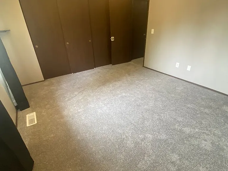 1335 Woodglen St NE — Photo 17