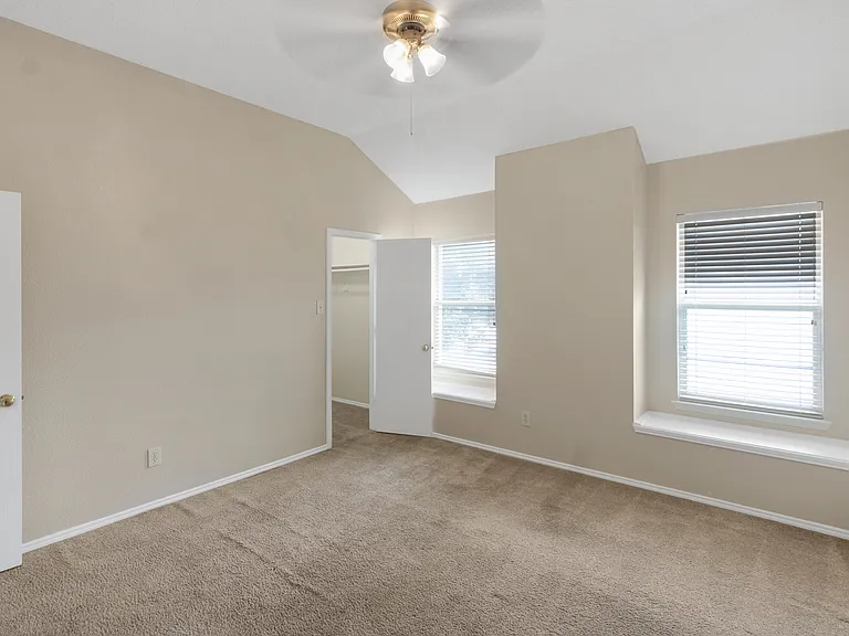 2 Watergrove Ct — Photo 24