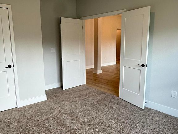 5th image of 2430 Aleia Ln