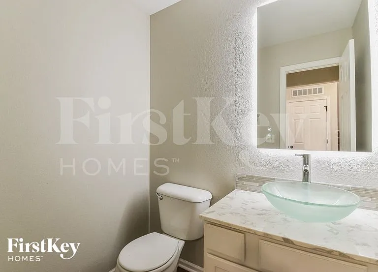 7606 Sistine Ln — Photo 14