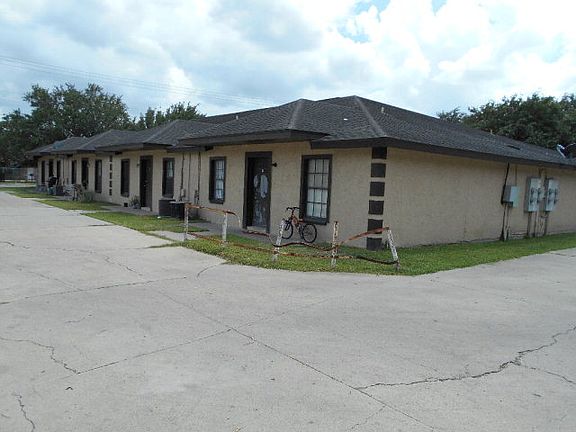 4th image of 817 E Sugar Cane Dr