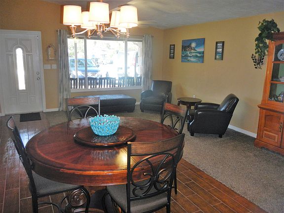 Living room & Dining room