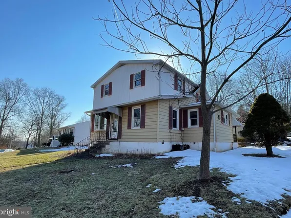 996 Allentown Rd, Green Lane, PA 18054