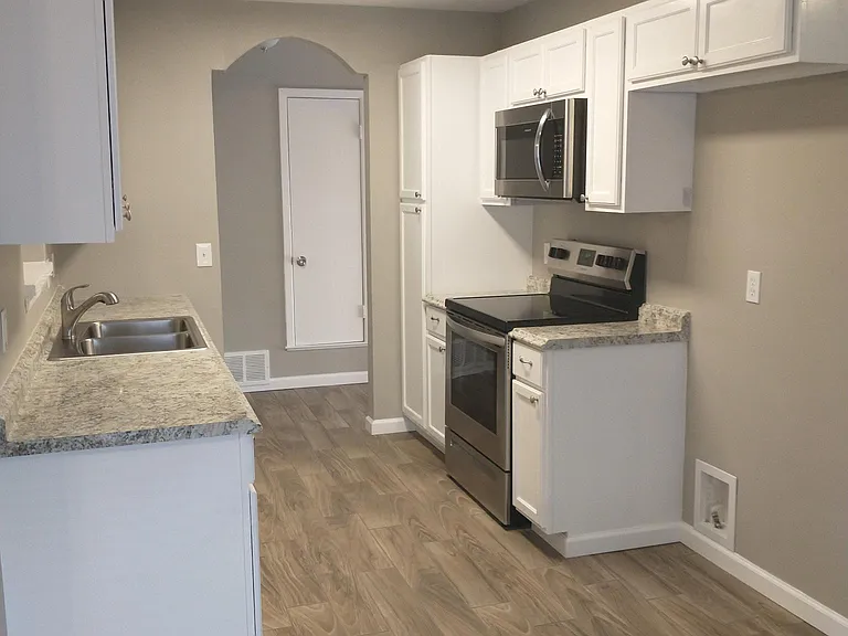 5909 Kary Lynn Dr — Photo 2