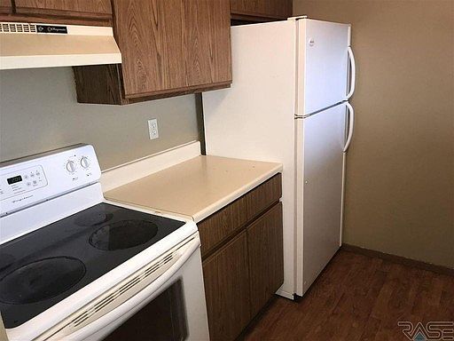 4th image of 3113 W 12th St #E0dd80f8c