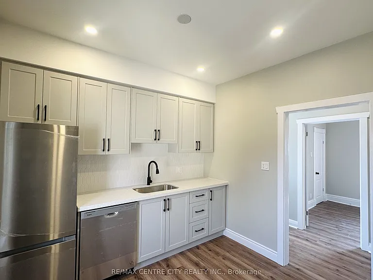 81 Curtis St #3 — Photo 14