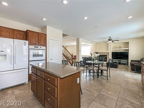4th image of 2734 Cool Lilac Ave