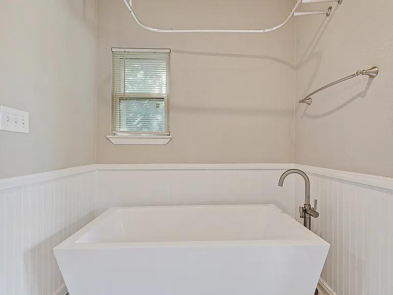 811 Kidd Springs Dr — Photo 21