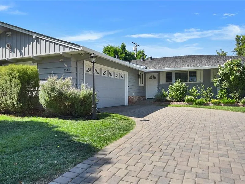 4 bed, 1421 sqft, $7,500 — Photo 1