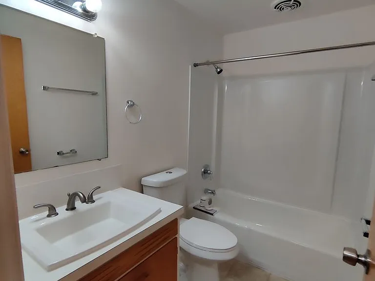 1023 & 1025 E Coeur D Alene Ave — Photo 9