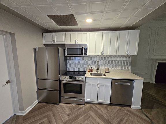 3rd image of 5960 Wellesley Ave #1